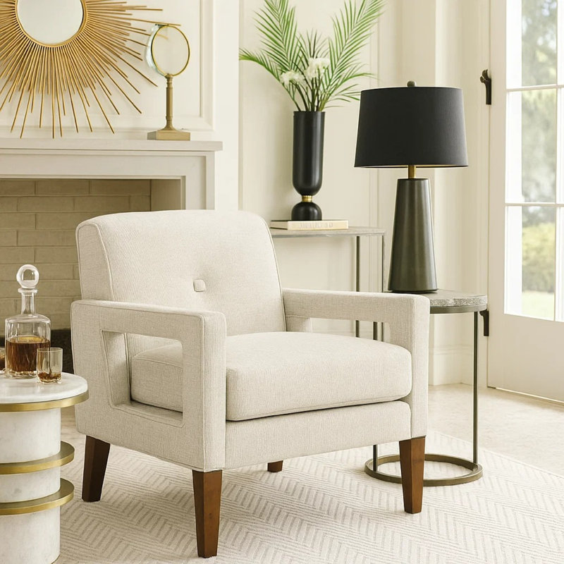 Fauteuil Bei, coussin en chenille beige, bois de noyer brun, Beige