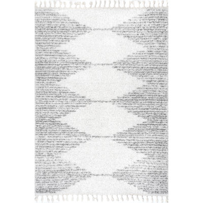 Bria Moroccan Shag Tasseled Performance White/Gray Rug