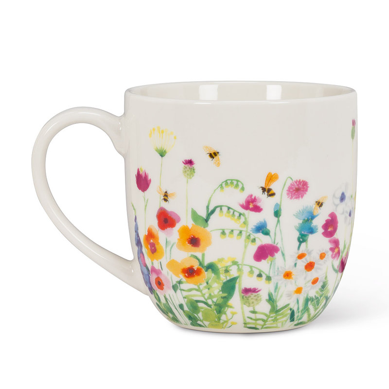 Tasse d'abeilles dans le jardin