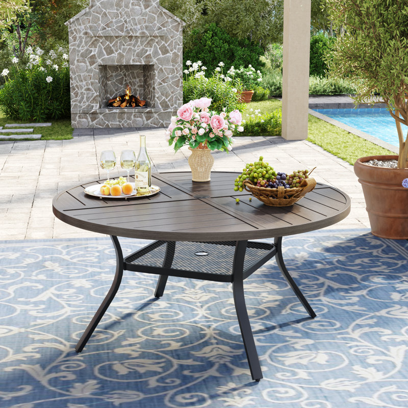 Table de salle à manger de patio 47 po avec tablette de rangement Nicastro, Bois brossé gris