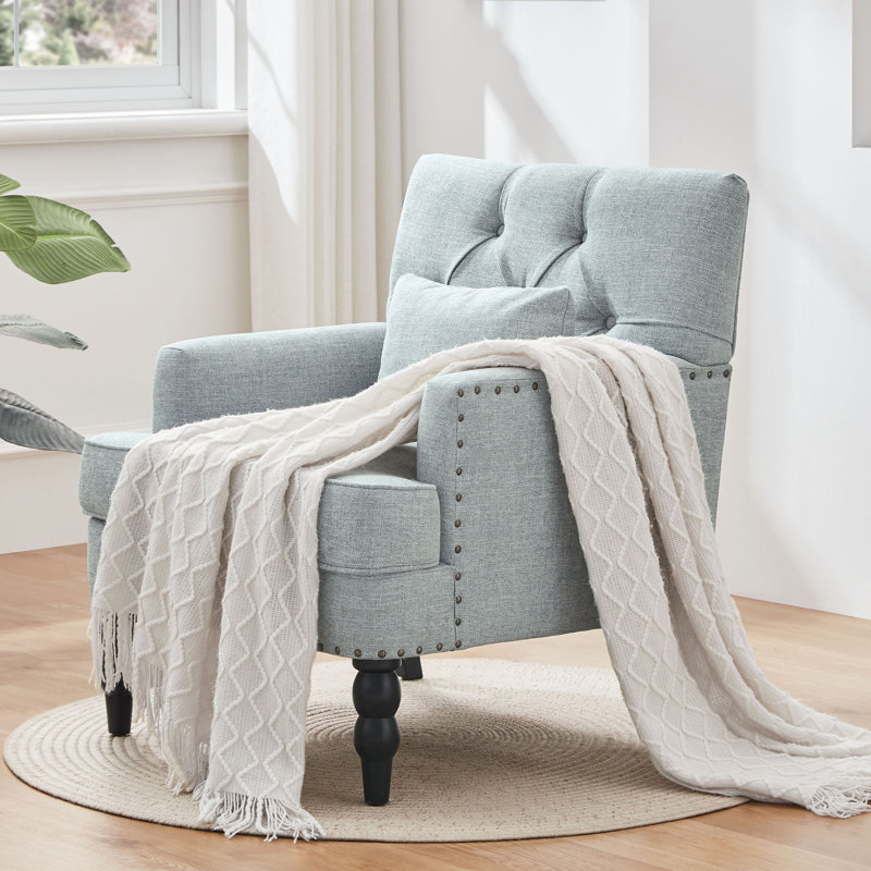 Fauteuil capitonné en polyester H 29 po avec garniture cloutée et coussin HIMO, Mélange de polyester bleu clair