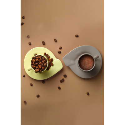 Tasse à espresso et soucoupe