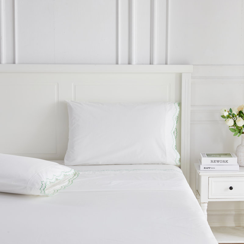 Bara Sheet Set, California King Sheet Set with 2 Pillowcases, Green/White