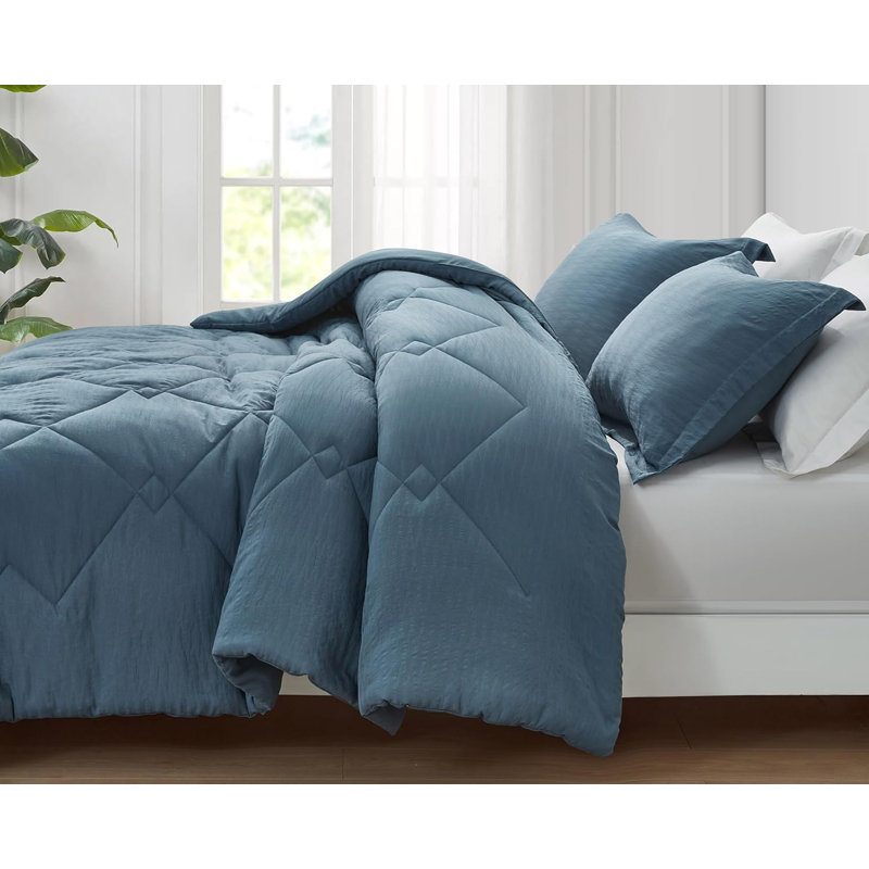 Hugo 3-Piece Polyester Jacquard Lightweight Thin Comforter Set, Blue, Queen Comforter + 2 Standard Shams