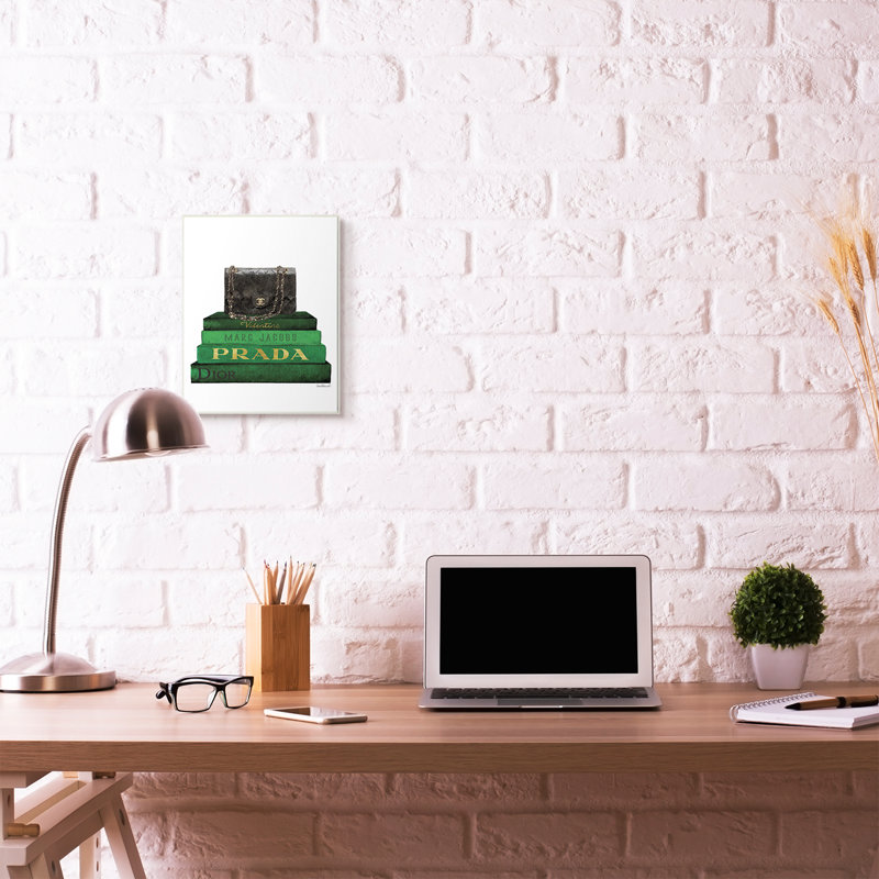 «Fashion Designer Purse Bookstack Green Black», impression, Plaque murale, H 15 po x l 10 po