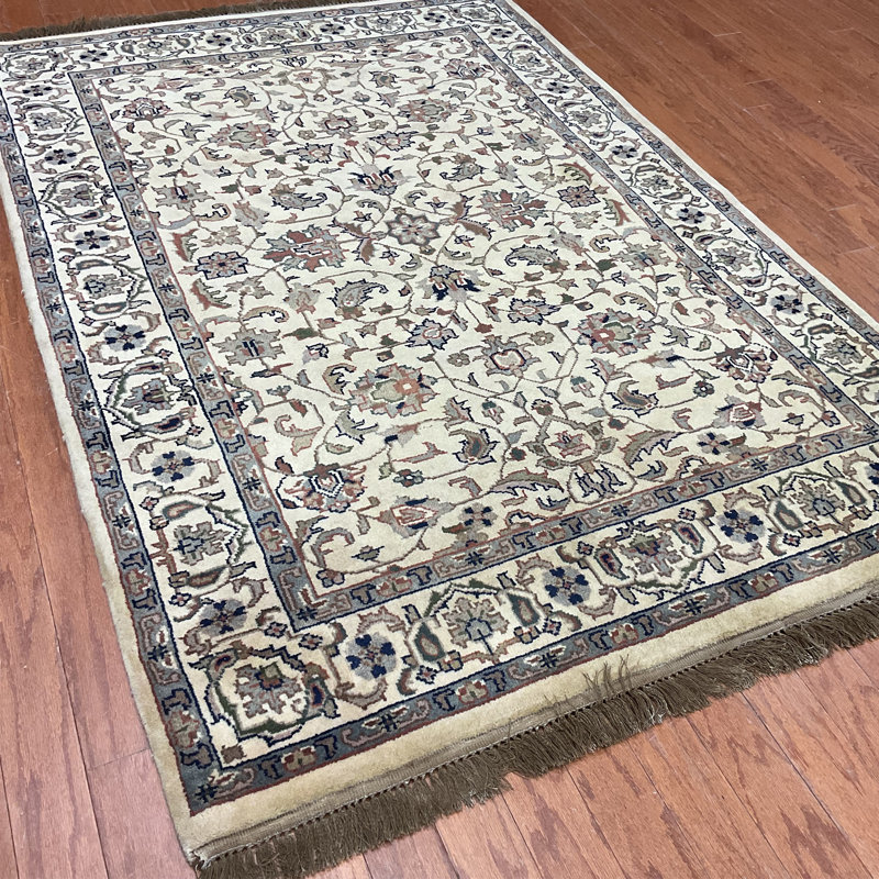  Handmade Mahal Wool Rug