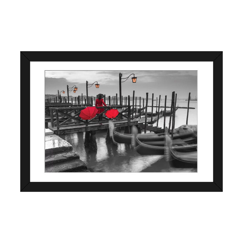 «Venice III», impression sur toile, H 16 po x l 24 po x P 1 po, Papier beaux-arts encadré noir, Blanc