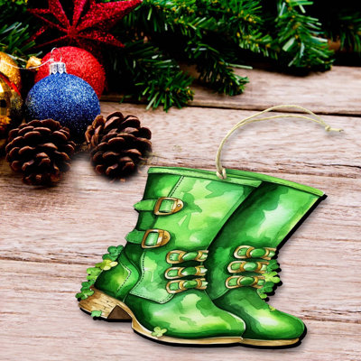 Ornements en bois de bottes irlandaises vertes par Debrekht