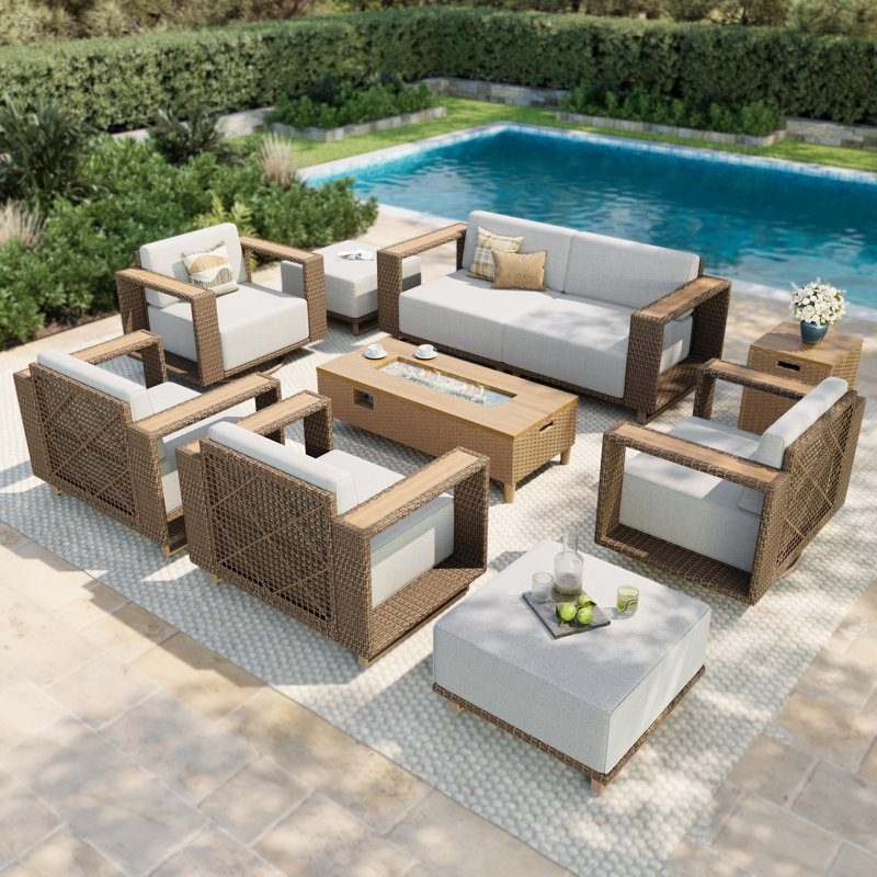 Ensemble de conversation d'extérieur en osier pour 8 personnes avec chaises pivotantes et table de foyer