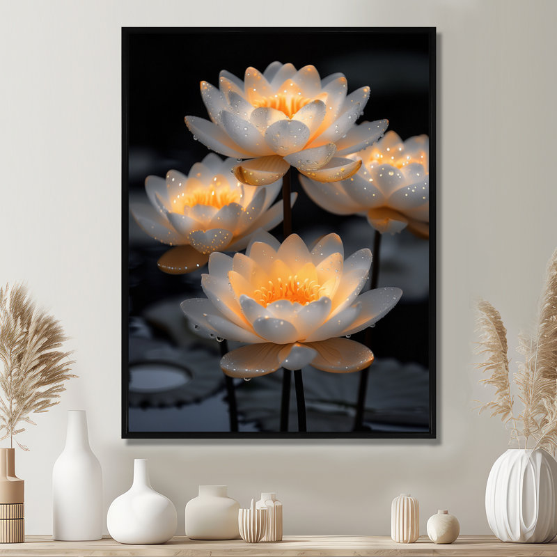 «White Yellow Yellow Reflections Photo I - Lotus», reproduction d'art murale, Cadre flottant noir, H 30 po x l 40 po