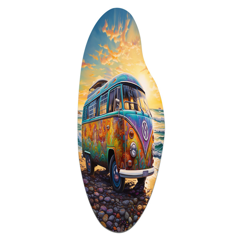 ëMagic Hippie Bus On The Beach - Car Van Curved Shapeë, art mural asymétrique en métal, H 38 po x l 15 po