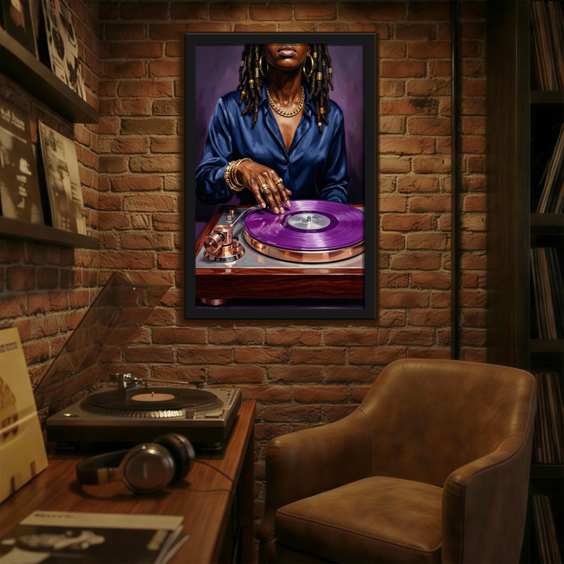 Femme abstraite avec des dreads jouant un disque vinyle mauve, H 24 po x l 16 po