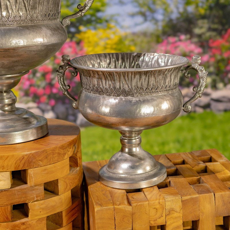 Pomona Frosted Silver Metal Urns (Set of 2), Silver