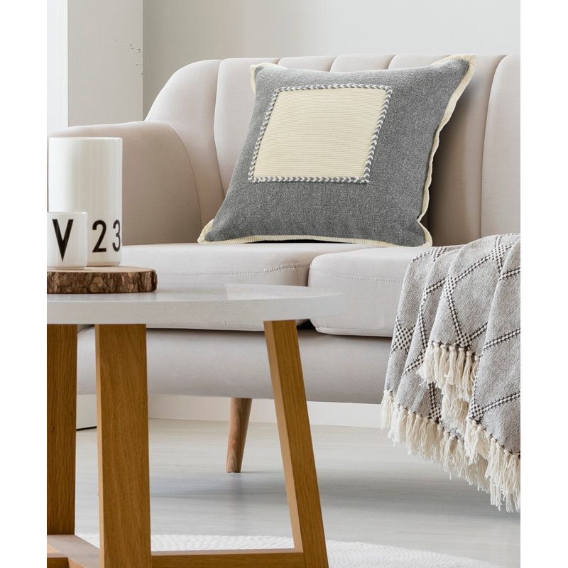 Housse de coussin en lin gris / blanc brodé à la main, Gris