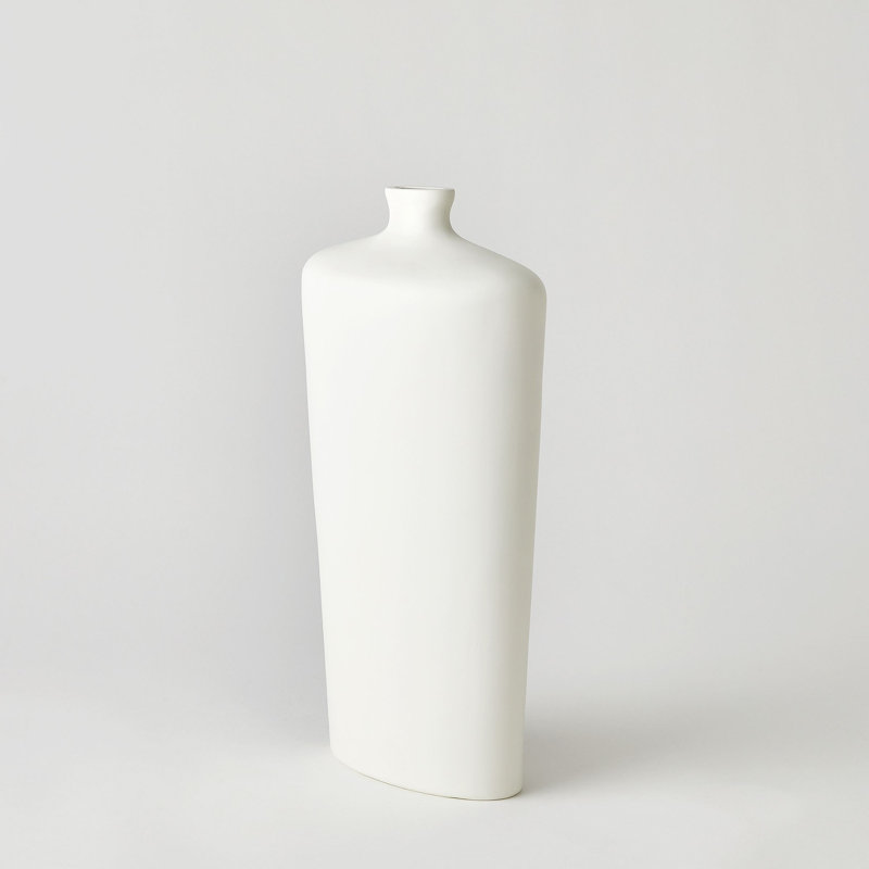 Vase de table en céramique fait à la main Terzo, H 18 po x l 9 po x P 5 po