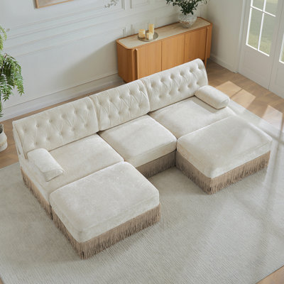 Tissu en velours confortable en forme de U respirant, canapé de style Chesterfield, jupe à franges à franges sur le plancher, conception combinée modulaire, conception ergonomique, conception capitonnée à boutons, pour chambre à coucher pour salon, beige