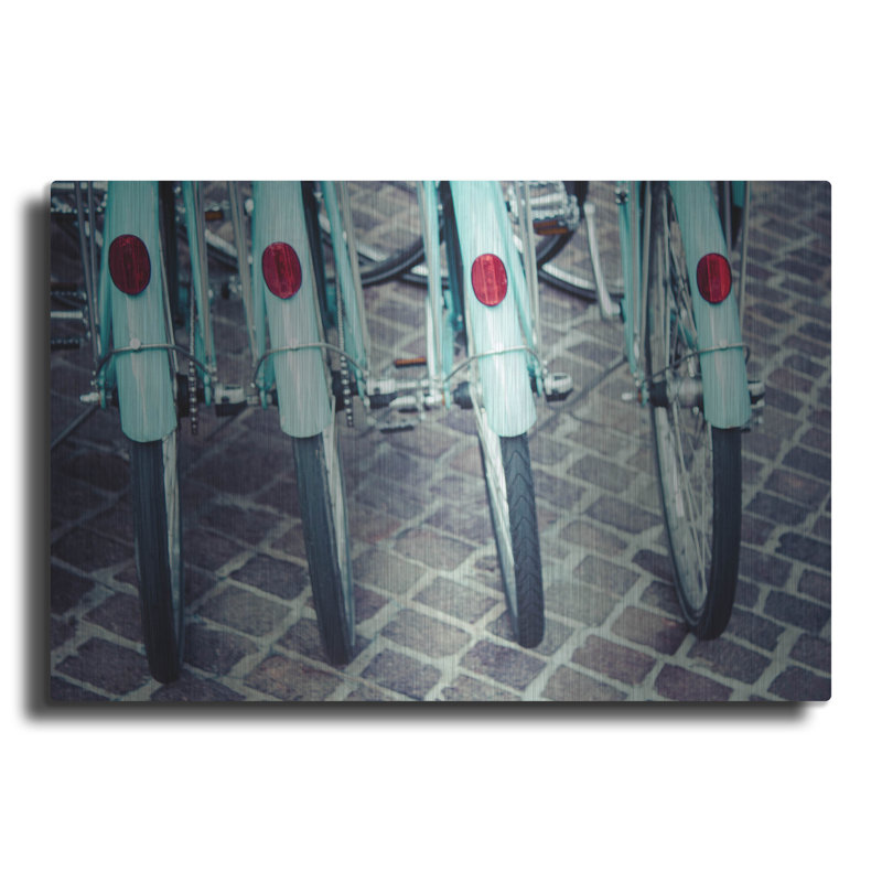 «Bicycle Line Up 1» par Jessica Reiss, H 12 po x l 16 po