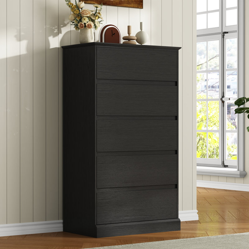 Ensemble de chambre à coucher 4 pièces Dornisha, 2 commodes 5 tiroirs H 48,4 po et ensemble de tables de chevet 2 tiroirs avec station de charge