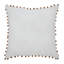 Coussin à pompons 18 x 18