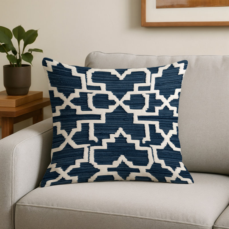 Coussin décoratif intérieur et extérieur beige Trellis, Treillis gris 5, Carré Carré 18 po