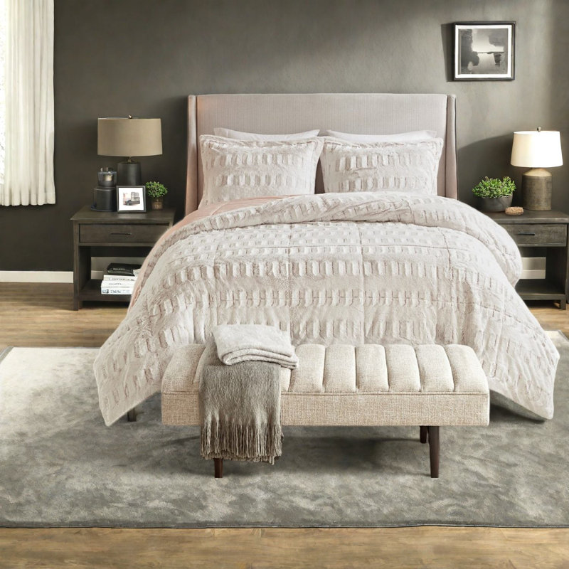 Luxurious Bedding Set, Faux Fur Polyester, Glamorous Bedroom Comfort