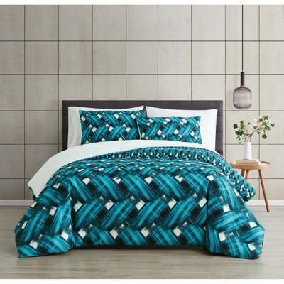 Ada Comforter Set