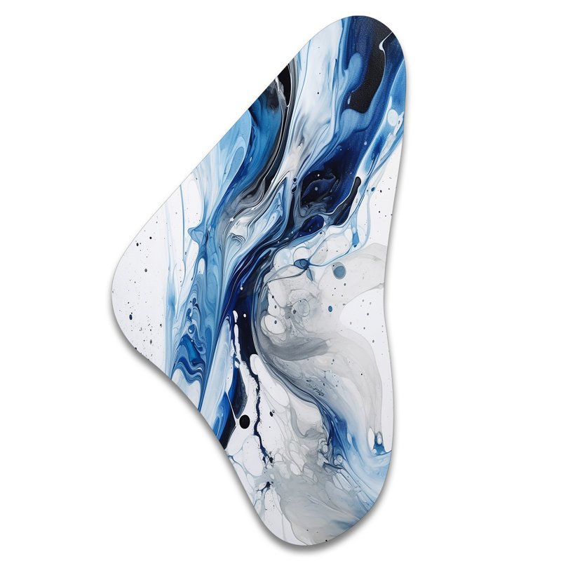 «Blue and Grey Ethereal Elixir I - Abstract Boomerang Shape», art mural asymétrique en métal, H 31 po x l 17 po