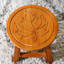 Marchepied en bois sculpté, feuille d'érable