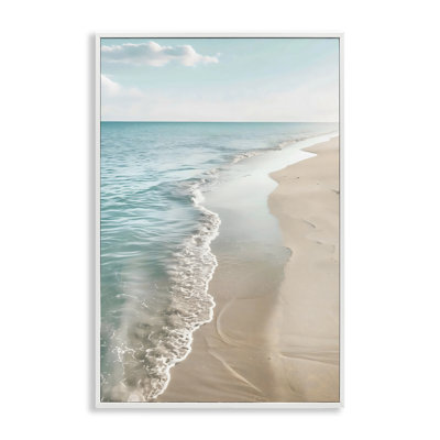 Vast Shoreline Into Distance, giclée encadrée, design par Creative Studio