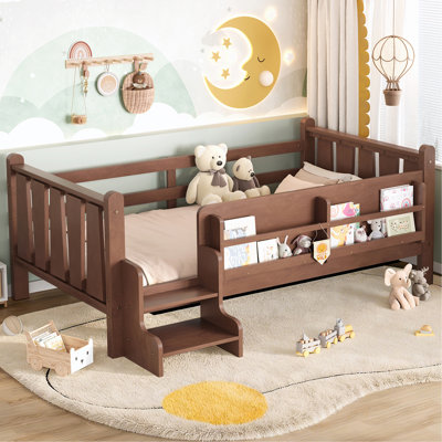 Lit simple au sol avec bibliothèques de rangement, lit en bois pour enfants avec de jolis escaliers et garde-corps, aucun sommier nécessaire, naturel