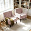 Fauteuil Davey rembourré en velours rose avec dossier large et pieds en bois massif-623009450