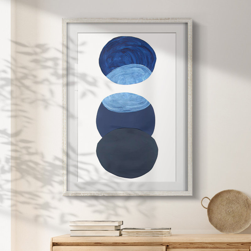 Ultramarine Orbs I - Impression encadrée, H 28,5 po x l 20,5 po, Blanc