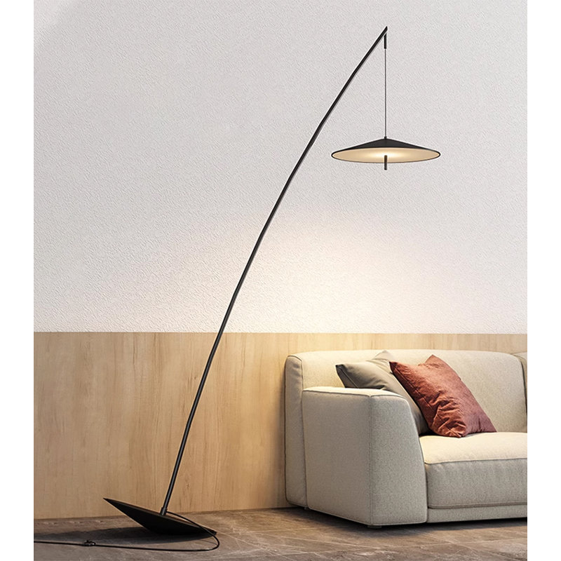 Luminaire de plancher diagonal avec abat-jour noir