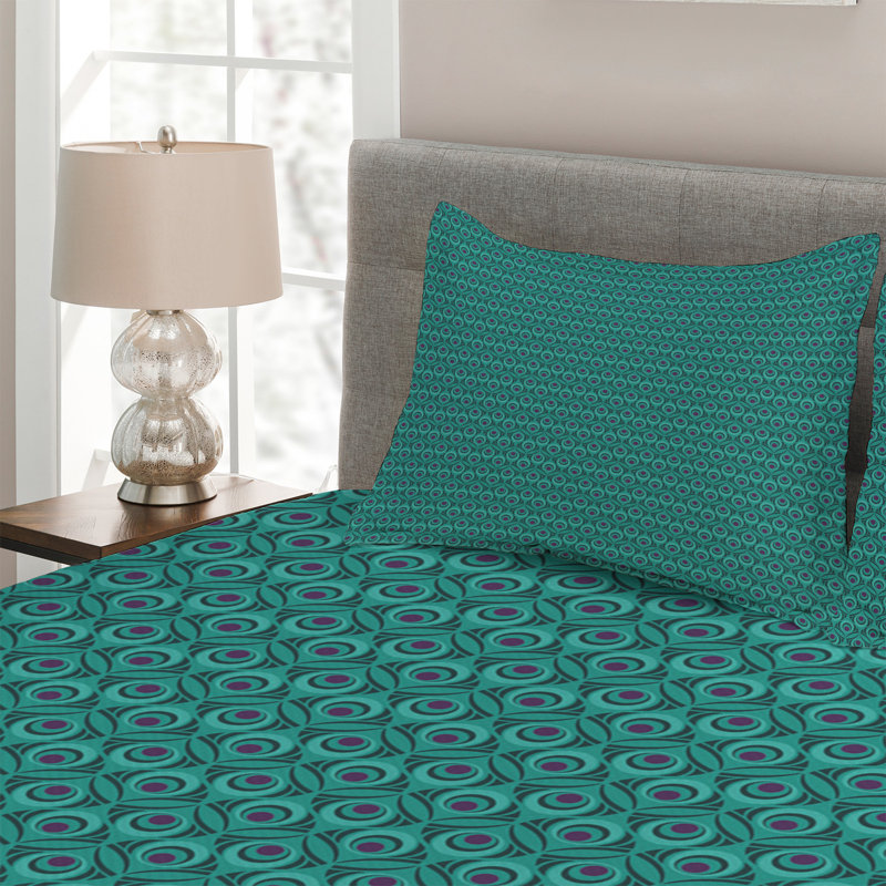 Vibrant Eclectic Polyester Coverlet, King Bedspread + 2 Shams