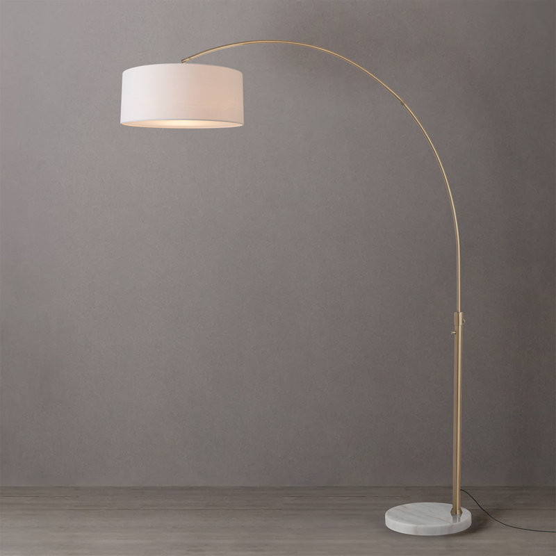 Lampe à arc Float 92 po - laiton patiné, base en marbre blanc, abat-jour en lin blanc, à intensité variable, ampoule incluse