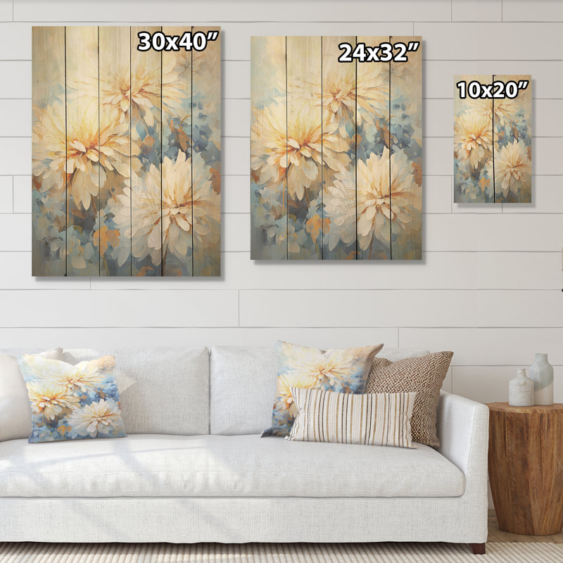 «Simplicity Mums Bloom» en beige et bleu estompé - art sur bois de pin naturel, H 32 po x l 24 po