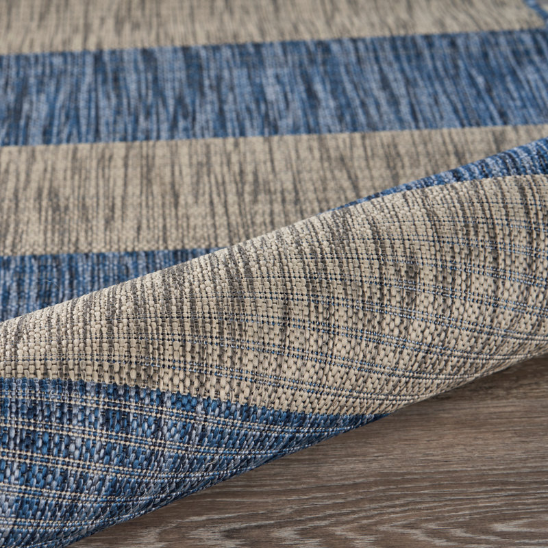 Tapis d'intérieur / extérieur bleu marine / gris touffeté à la machine Haylee, Rectangle 7 pi 9 po x 9 pi 9 po