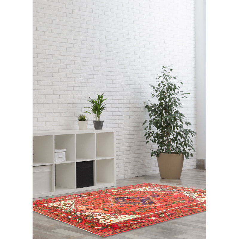 Tapis rouge Andelz 4 pi 4 po x 6 pi 5 po