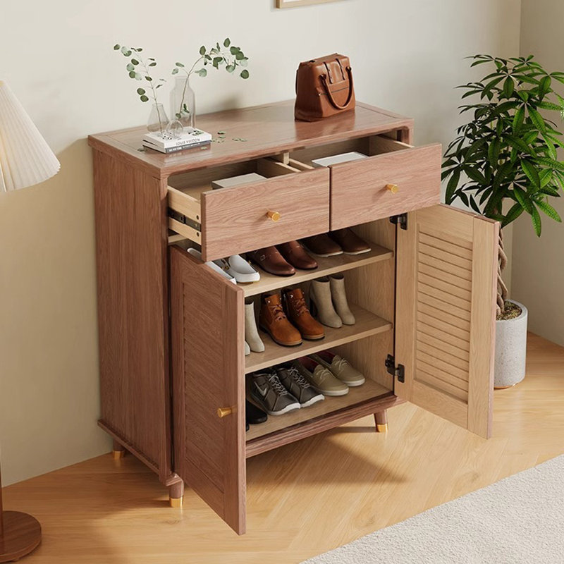 Armoire d'entrée scandinave en bois massif