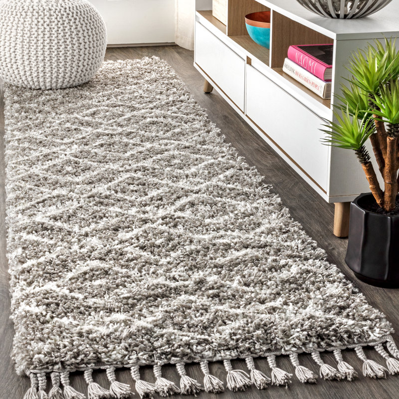 Tapis à losanges gris / crème à poils longs Howardville, Tapis de couloir 2 pi 3 po x 8 pi