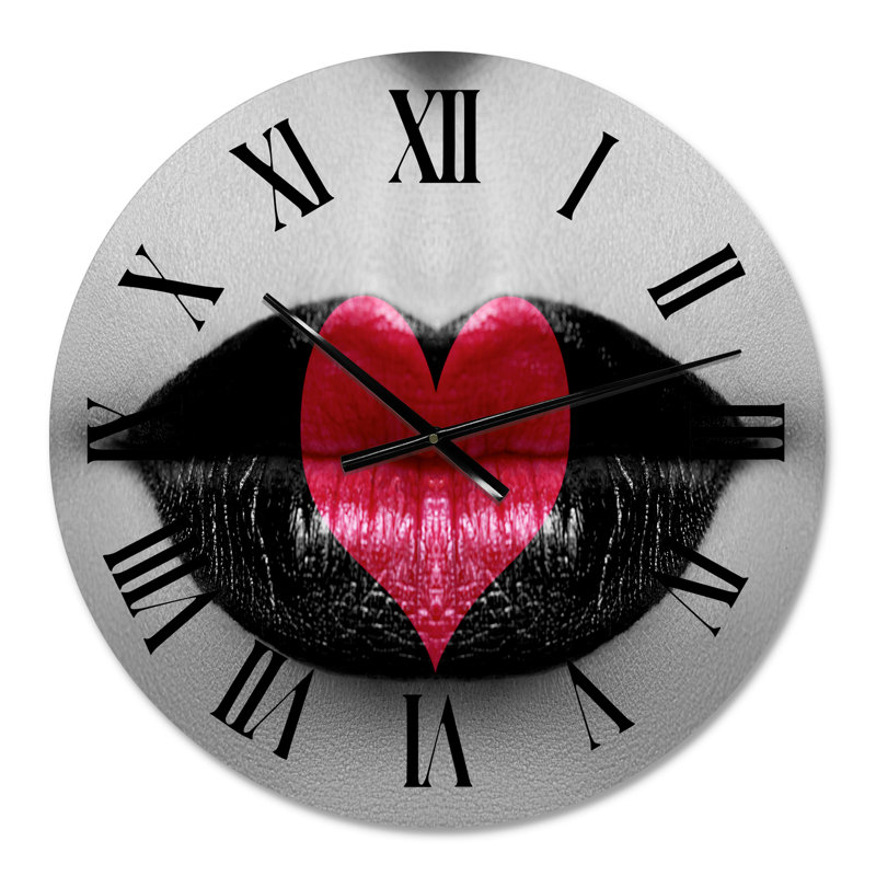Cœur rouge avec lèvres noires et blanches - Horloge murale moderne, Petit