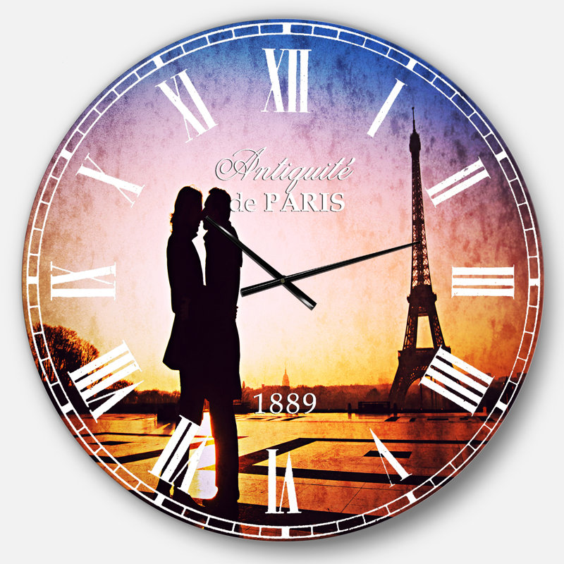 Horloge murale Eiffel, Surdimensionné