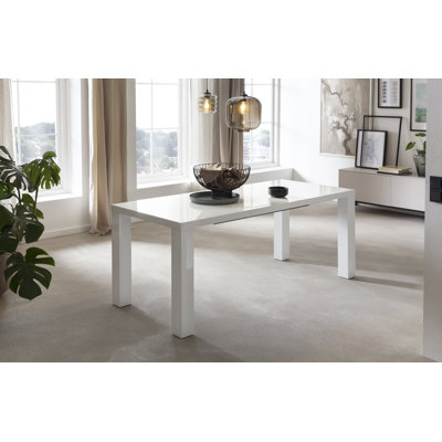 Danariah Extendable Dining Table