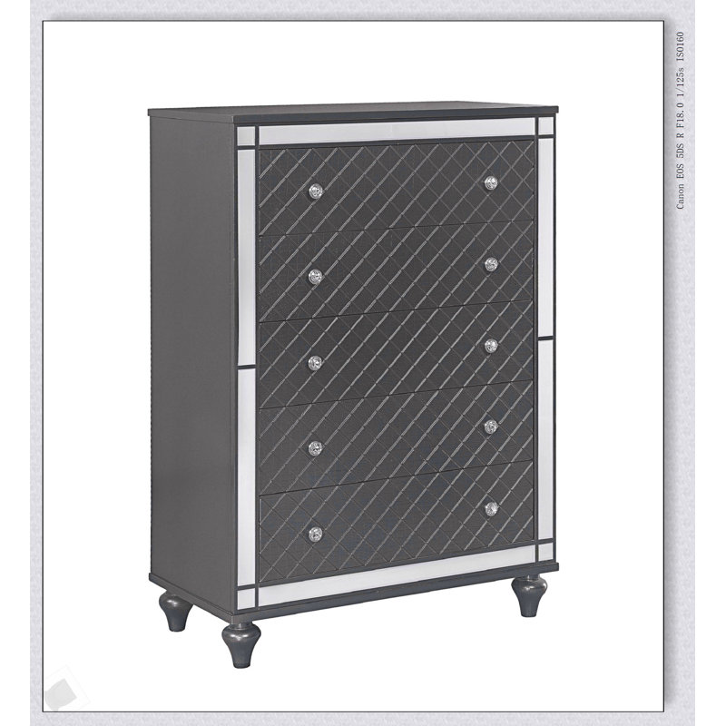 Commode 5 tiroirs Glam avec miroir, pieds fuselés et finition grise pour le rangement de la chambre