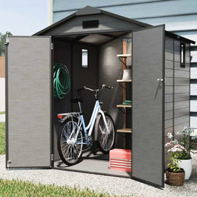 Remise extérieure verrouillable en plastique de 6 pi x 6 pi en gris foncé - idéale pour ranger les vélos, les meubles de patio et l'équipement de pelouse, la protection de l'eau multi-parois en résine, le lanterneau Ridge, les composants pré-marqués