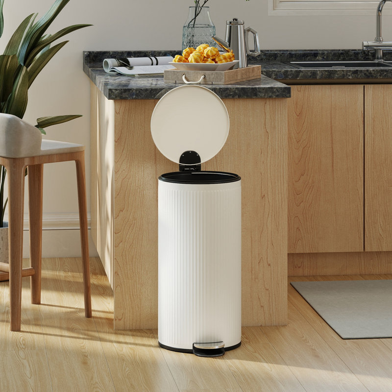 Metal, Plastic Step On - 30L