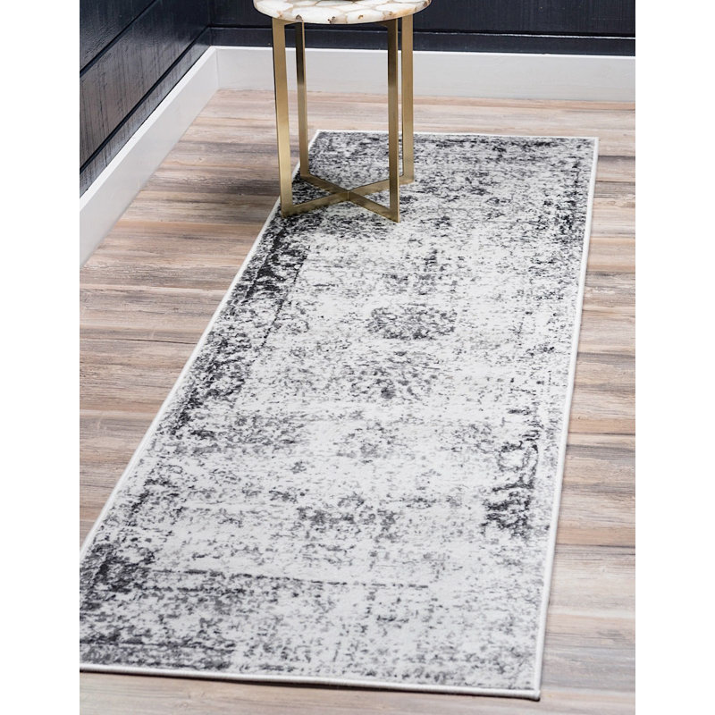 Anneliesse Oriental Indoor Rug, Rectangle 2' x 3'11"