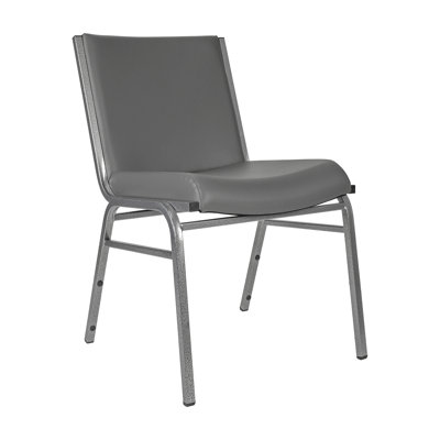 Chaise empilable en vinyle avec supports de fixation Oliverson