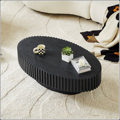 Table basse moderne moderne fabriquée à la main avec un piédestal robuste, parfaite pour les petits salons et les chambres