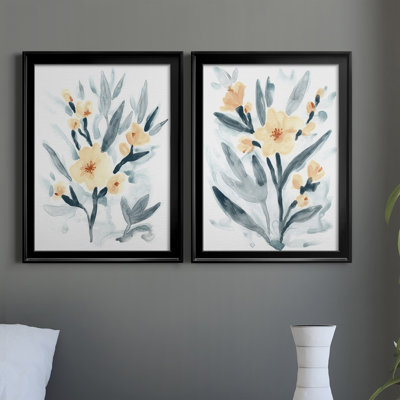 «Indigo & Blush Bouquet I», reproduction encadrée de qualité supérieure - prête à être accrochée